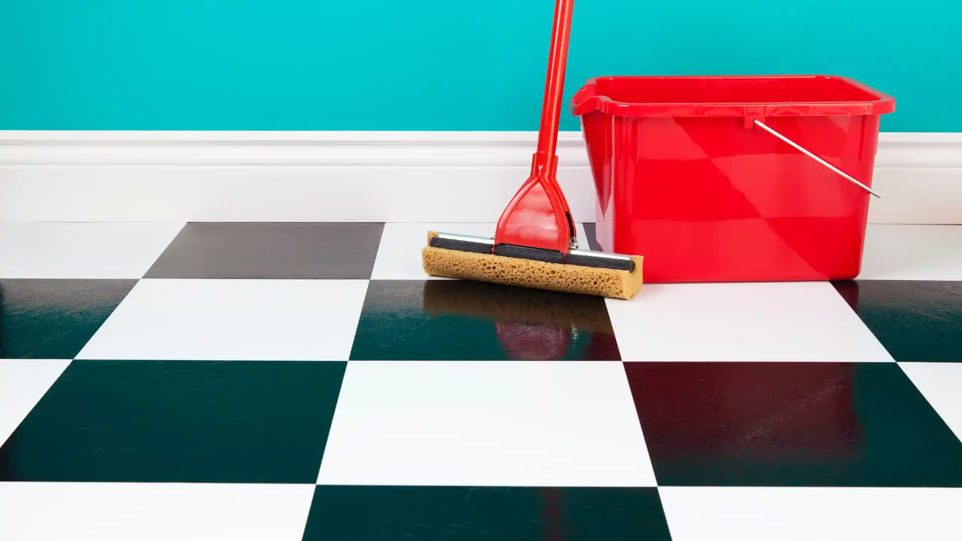 Best Mop For Linoleum Floors (2023) Including The Inexpensive One